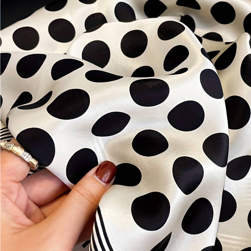 Pañoleta Puntos Negros